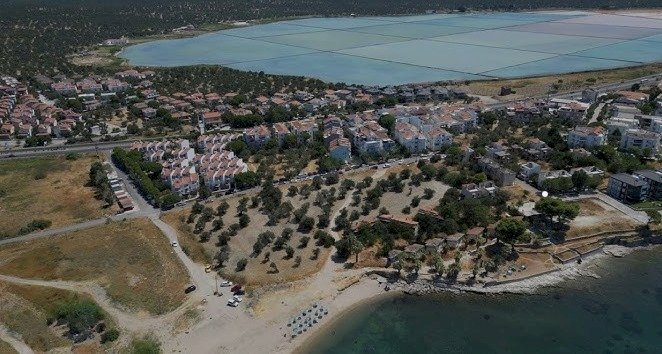 Ayvalık Sahil Bandında Kıymetli Bir Arsanın Yetkisini Alma Aşamasındayım.